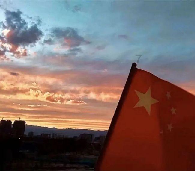 青春期的孩子怎么就突然之间不和家长交流了呢？问题究竟是出在哪里？